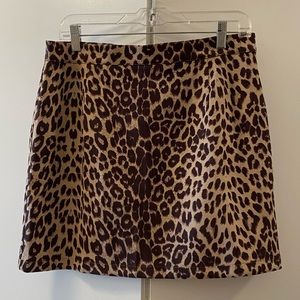 Never worn Cheetah print skirt.